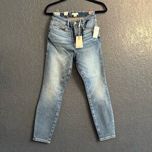 NWT Good American Good Waist Crop Jeans